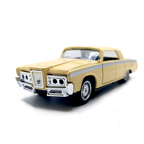 1965 Chrysler Imperial Crown Coupe Diecast Model Car – 1:32 Scale Classic Luxury Metal Body Vintage Car with Pull Back Action (Gold) www.bellaqueen.in